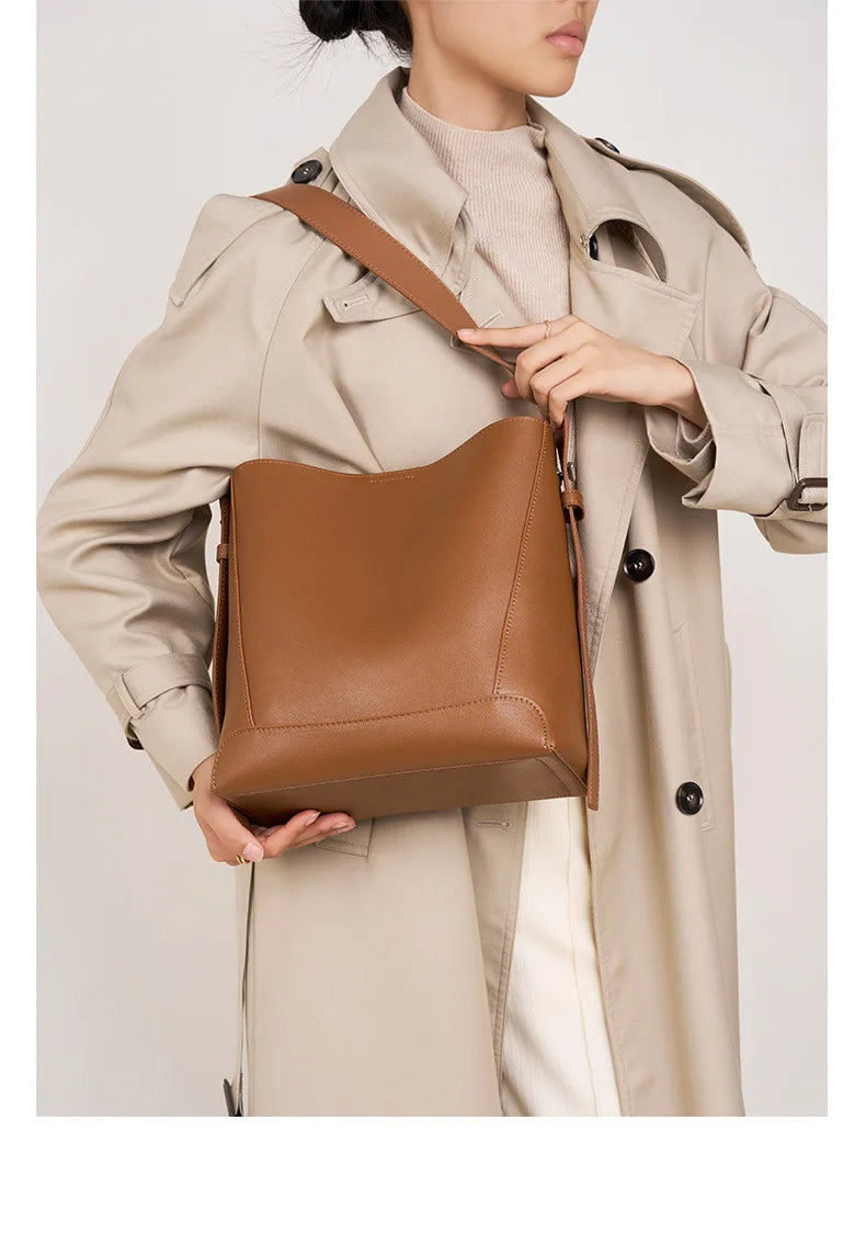 EYA- Sac à Main de Cours de Luxe en Cuir Lisse à Bandoulière