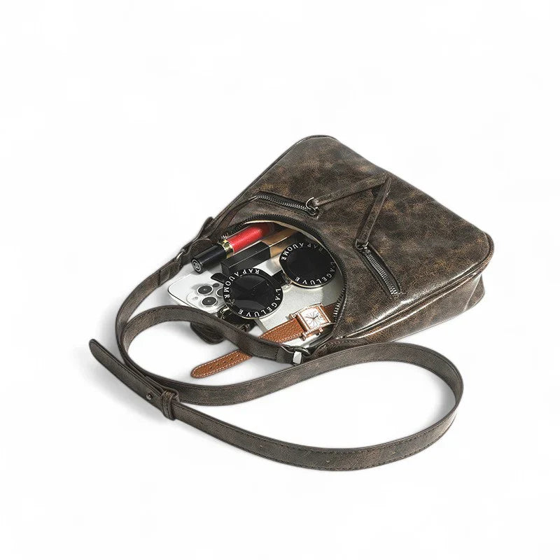 Sac AVELINA - Petit sac à main chic en cuir vintage café, style rétro, finition végan, parfait pour transporter vos essentiels avec élégance