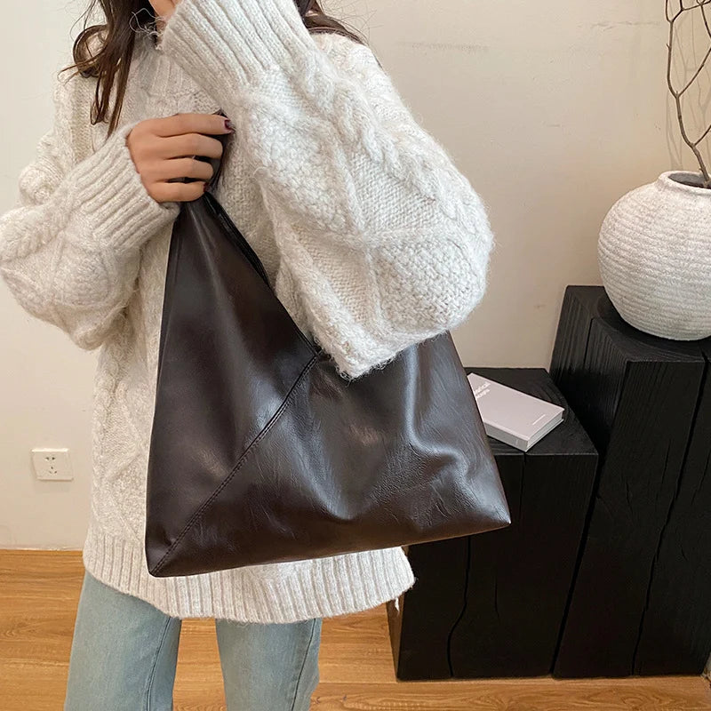 BEA - Grand Sac à Main Epaule Elégant café, grand sac femme en cuir vegan pour ordinateur, dossiers et essentiels du quotidien, porté épaule