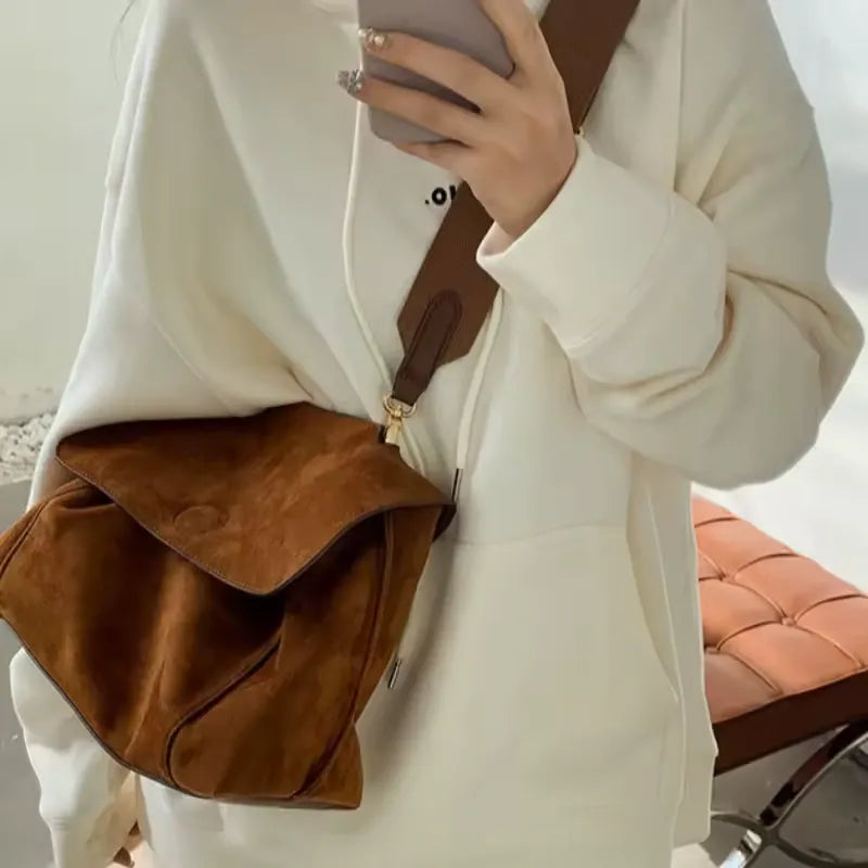 CYNTHIA - Sac à Main Bandoulière en Daim Femme, petit format pour téléphone, portefeuille, clés et maquillage