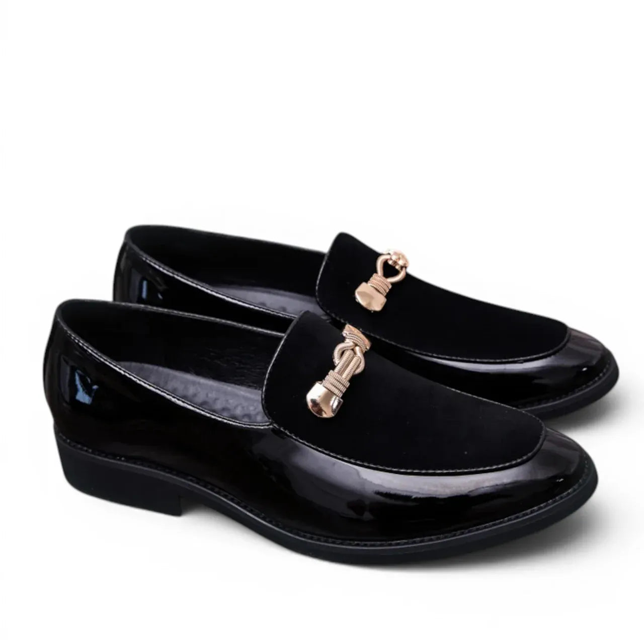 Isabella – Mocassin Femme Verni Ornement Doré Chic