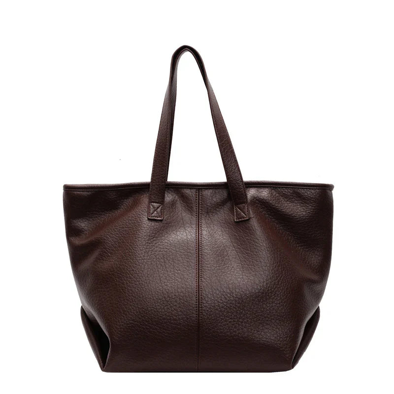 Sac à main KIM en cuir synthétique café, moderne et pratique, grand sac tote bag avec intérieur spacieux et finitions soignées, parfait pour le quotidien et le travail.