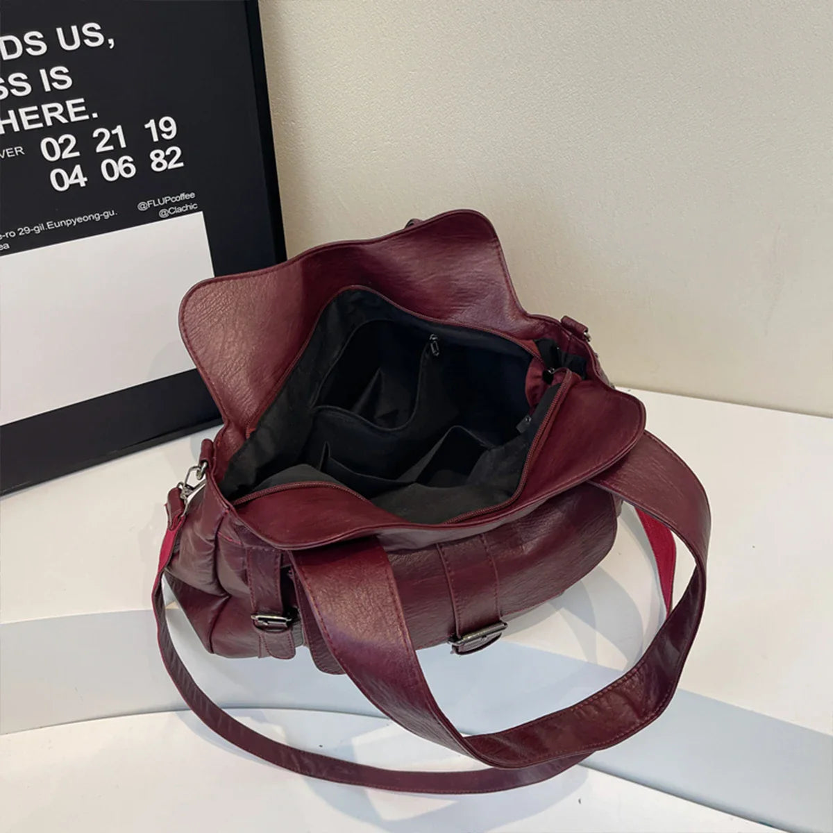 LOLA - Sac à Main de Cours Vintage et Pratique