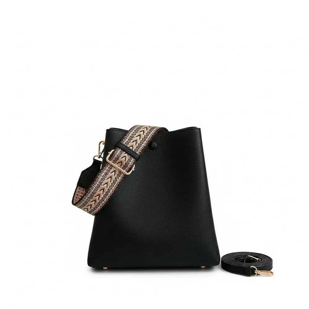 ALIX - Sac Bandoulière Anse Large : confortable et polyvalent, il garde vos essentiels à portée de main et vous laisse libre de bouger avec style, couleur noir