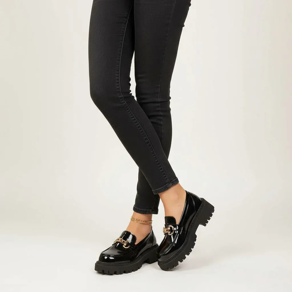 Bianca mocassin femme verni noir chaîne dorée semelle épaisse