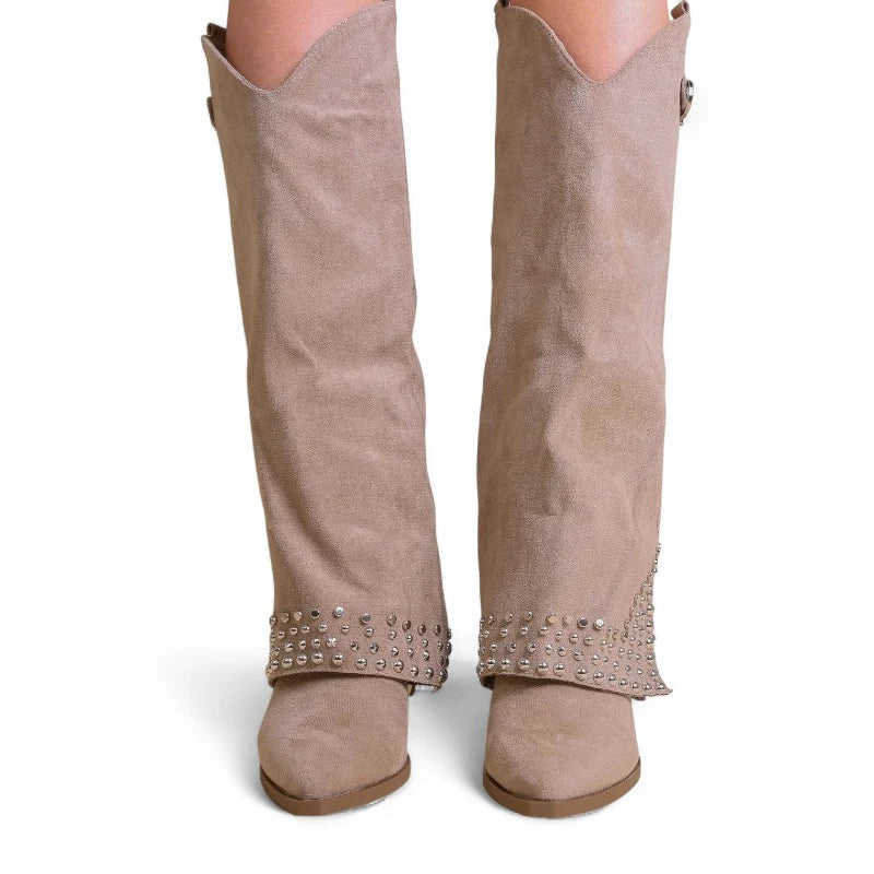 Cheryl - Santiag Longue à Talon et Rivets et Strass de couleur gris, bottes femme longues à bout pointu et talon carré pour une silhouette élégante, vue de face
