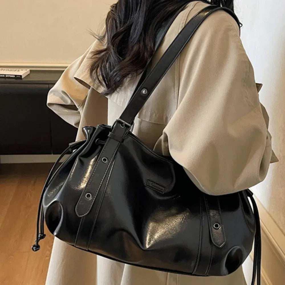 DONA - Sac Pour Les Cours Cuir Lisse noir Femme pour ordinateur 15 pouces, cahiers et documents A4
