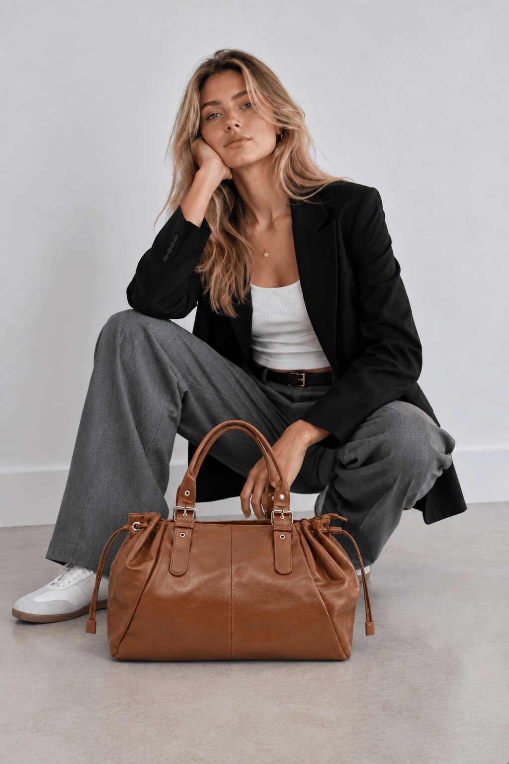 APOLLINE – Sac à Main de Cours Porté Épaule verni