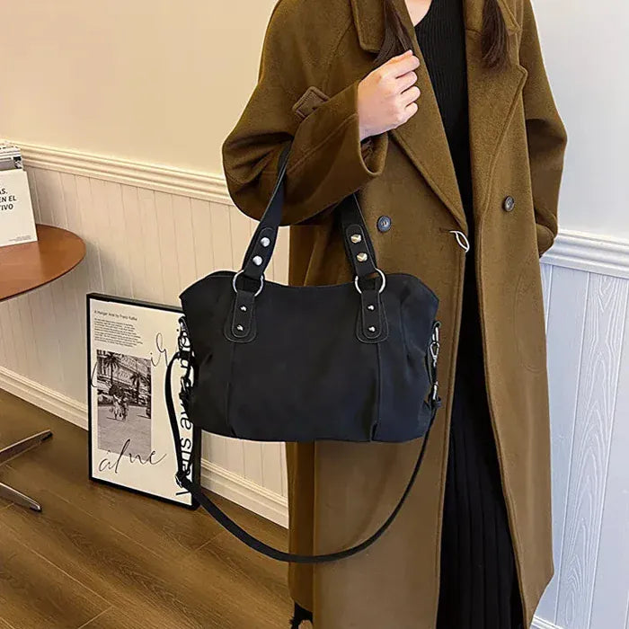 Elo - Sac à Main de Cours en Daim noir Femme, grand format pour ordinateur 15 pouces, cahiers et documents A4, porté par femme