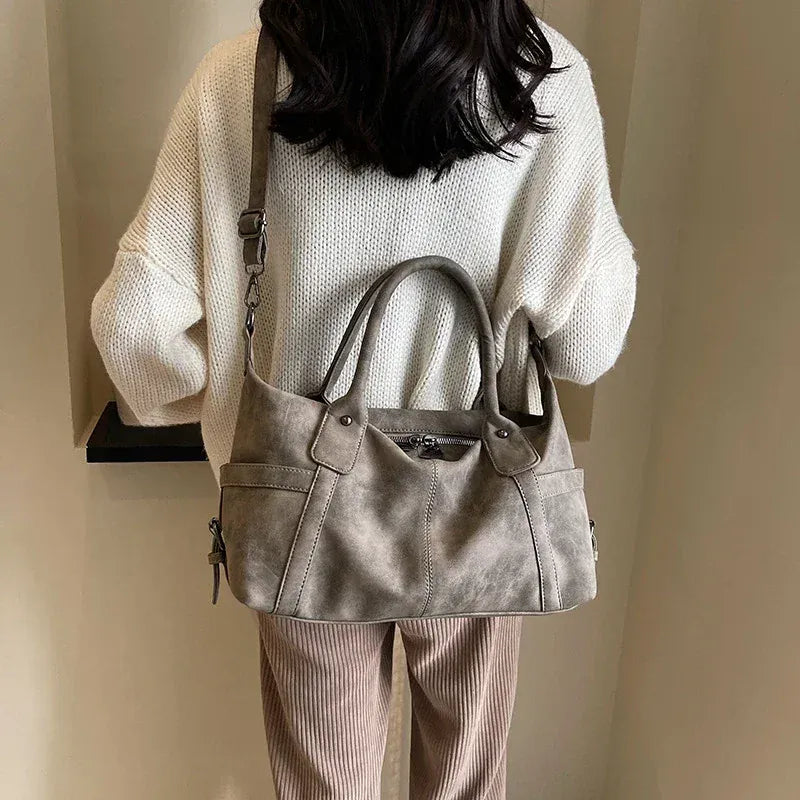 Julia - Sac à Main Bowling Femme Vintage porté en bandoulière couleur marron