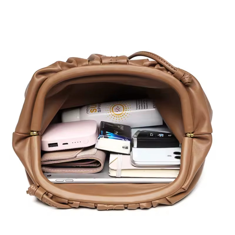 Lina - Petit Sac à Main en Cuir Souple à Bandoulière, petit sac femme chic et compact, idéal pour les sorties et le quotidien vue intérieure