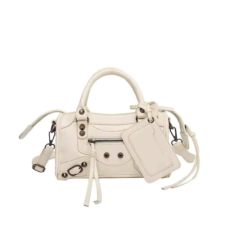 MEL - Petit Sac à Main Rétro en Cuir blanc emportez l’essentiel dans un format chic et compact