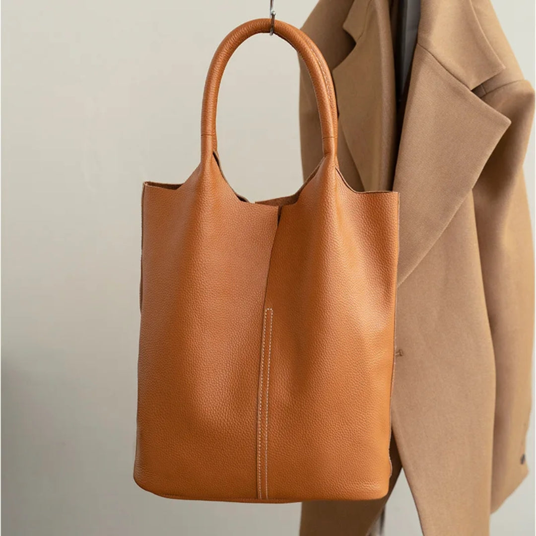 MIA – Sac tote bag camel élégant et spacieux, idéal pour ordinateur, cahiers et vie active.