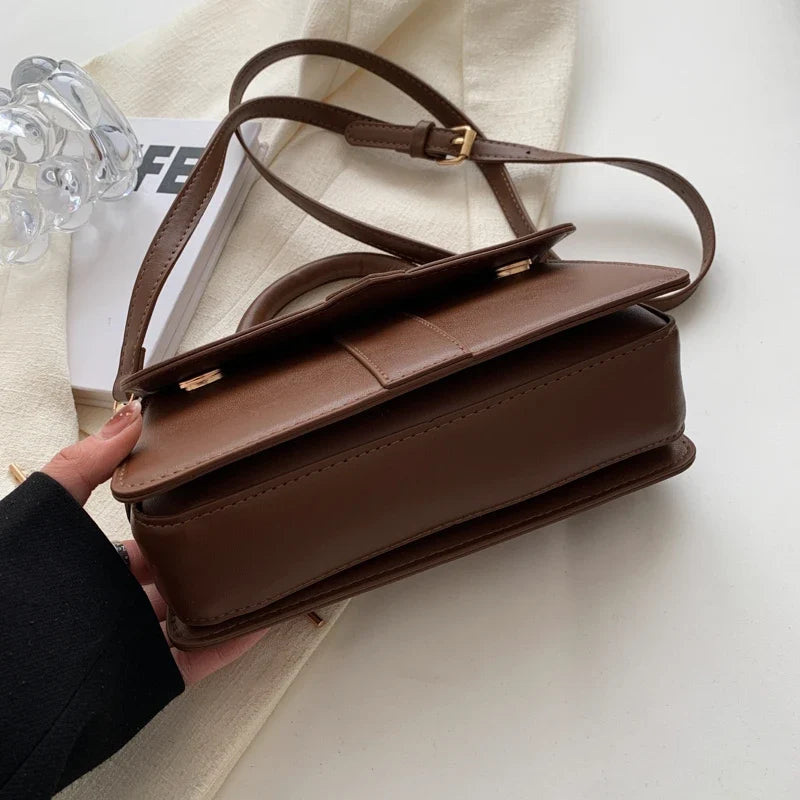 Olivia - Petit Sac à Main en Cuir Lisse vue en dessous