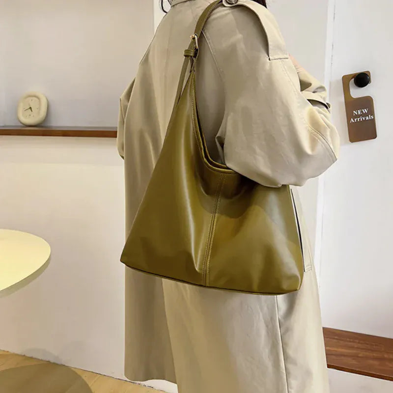 RAKEL - Sac Hobo en Cuir Femme Vert Souple et Grande Capacité pour Ordinateur, Cahiers et Essentiels, porté épaule