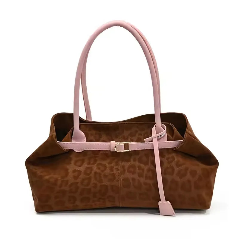 YUNA - Sac à Main Femme Tendance Léopard marron, léger et souple, idéal pour vos essentiels : pour téléphone, portefeuille, clés et maquillage